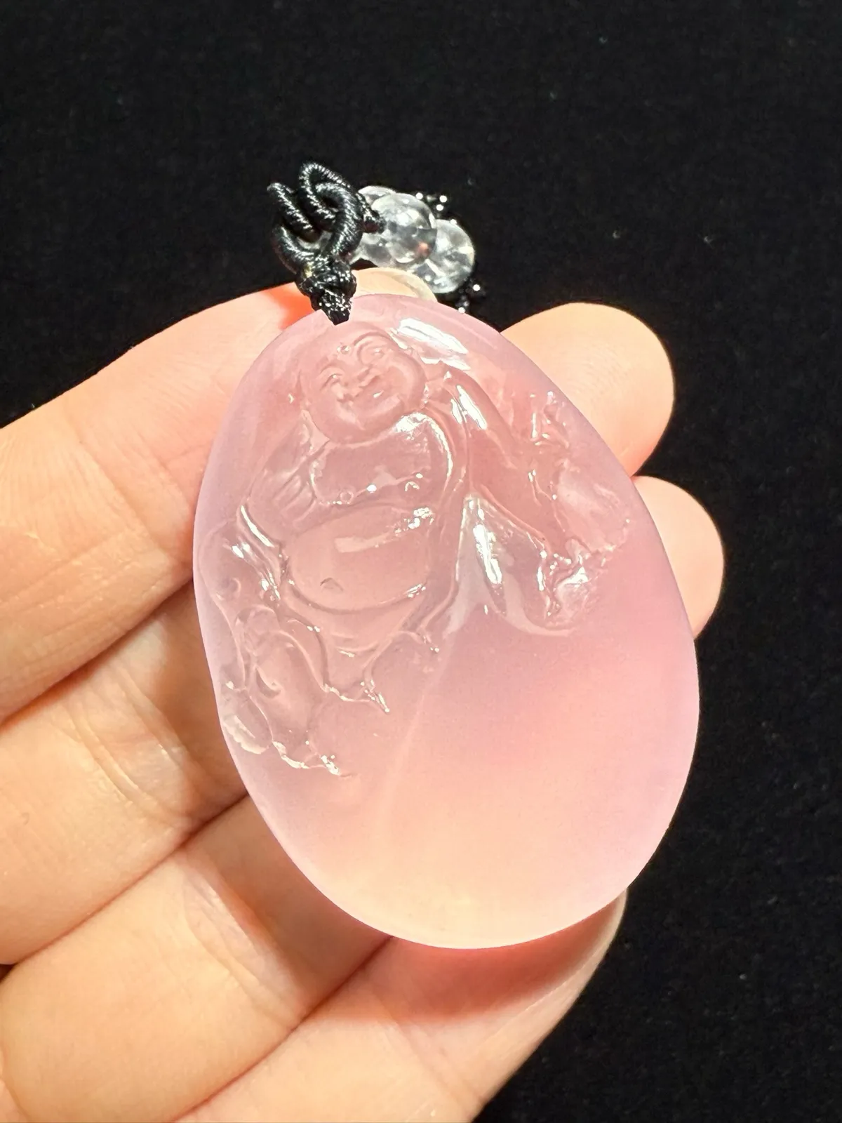 【弥勒佛】莫桑比克星光粉水晶吊坠，坠子尺寸：41.9*27.2*12.3mm。饱满圆润 颜色超粉润