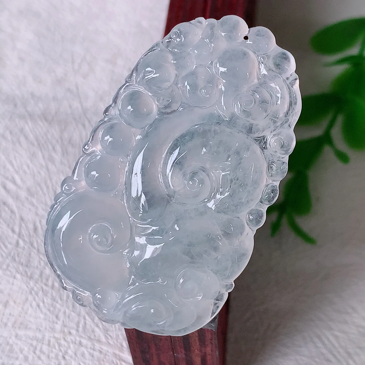 自然光实拍，冰种翡翠如意吊坠，翡翠如意，上身效果非常美，饱满大气，工艺美，万事如意，如意一生 #01.22