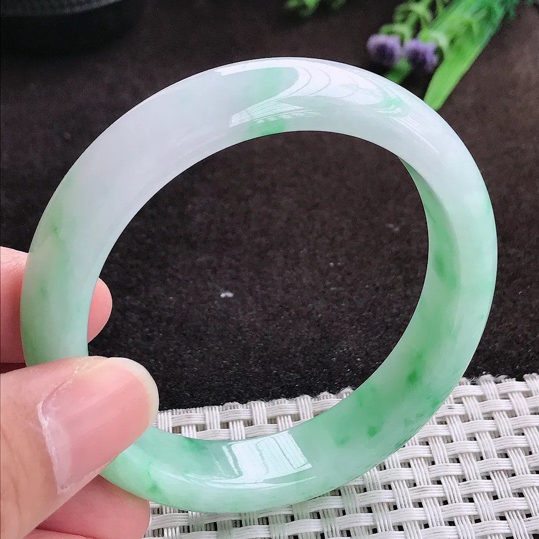 自然光56/13.3/8.2老坑精美冰润飘阳绿手镯宽边翡翠玉镯手环