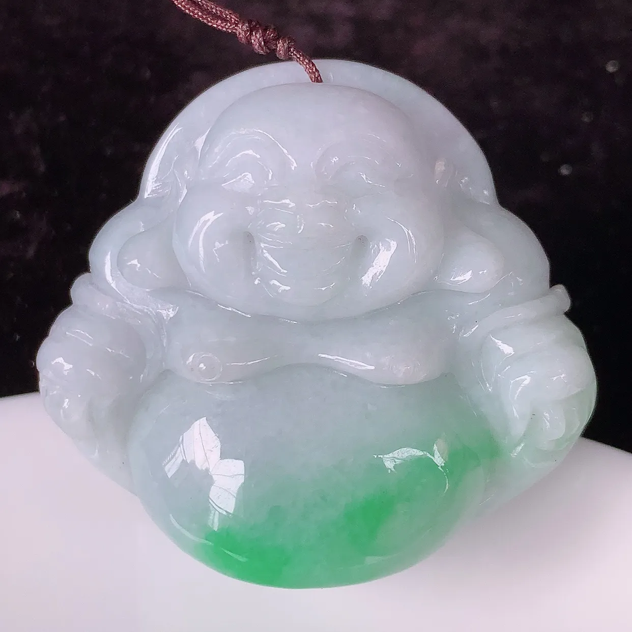 自然光实拍，大件厚装飘绿翡翠佛公吊坠，笑口常开，佛公在心中，一生平安幸福，佛公翠色迷人，佩戴佳品！#