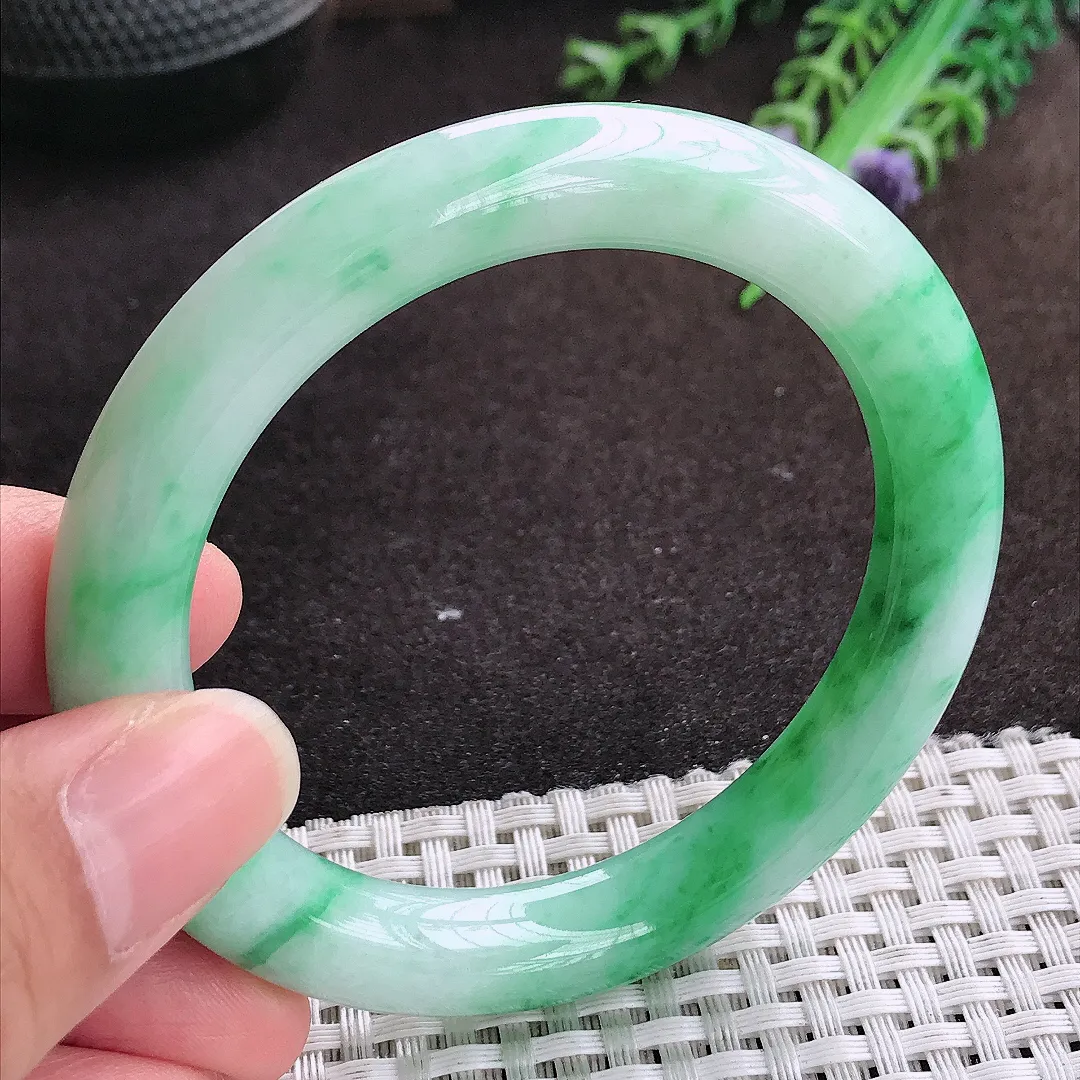 自然光54.5/9.9/9.7老坑精美温润飘阳绿圆条手镯翡翠玉镯手环