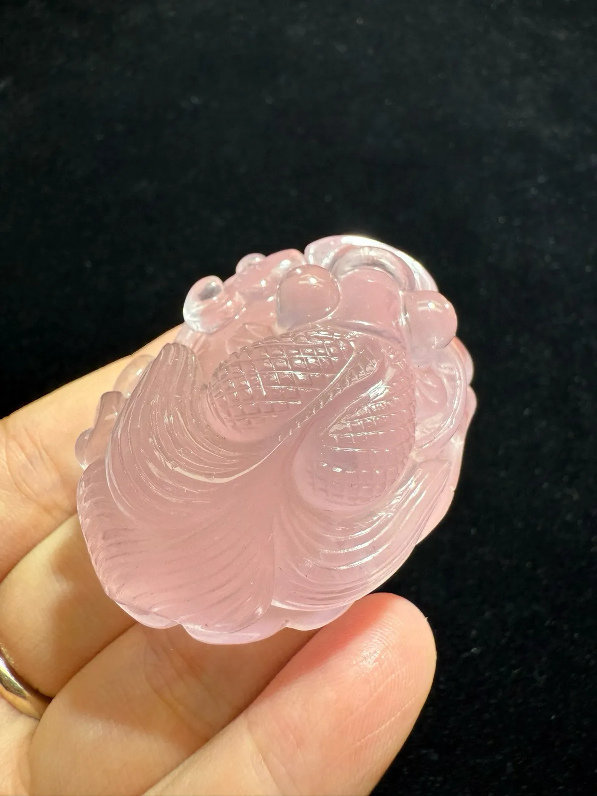 【年年有余】莫桑比克星光粉水晶吊坠，坠子尺寸：54.4*42.4*29.2mm，饱满圆润 颜色超粉润～！六芒星光 粉晶增情感 招好人缘旺生意缘！送绳。