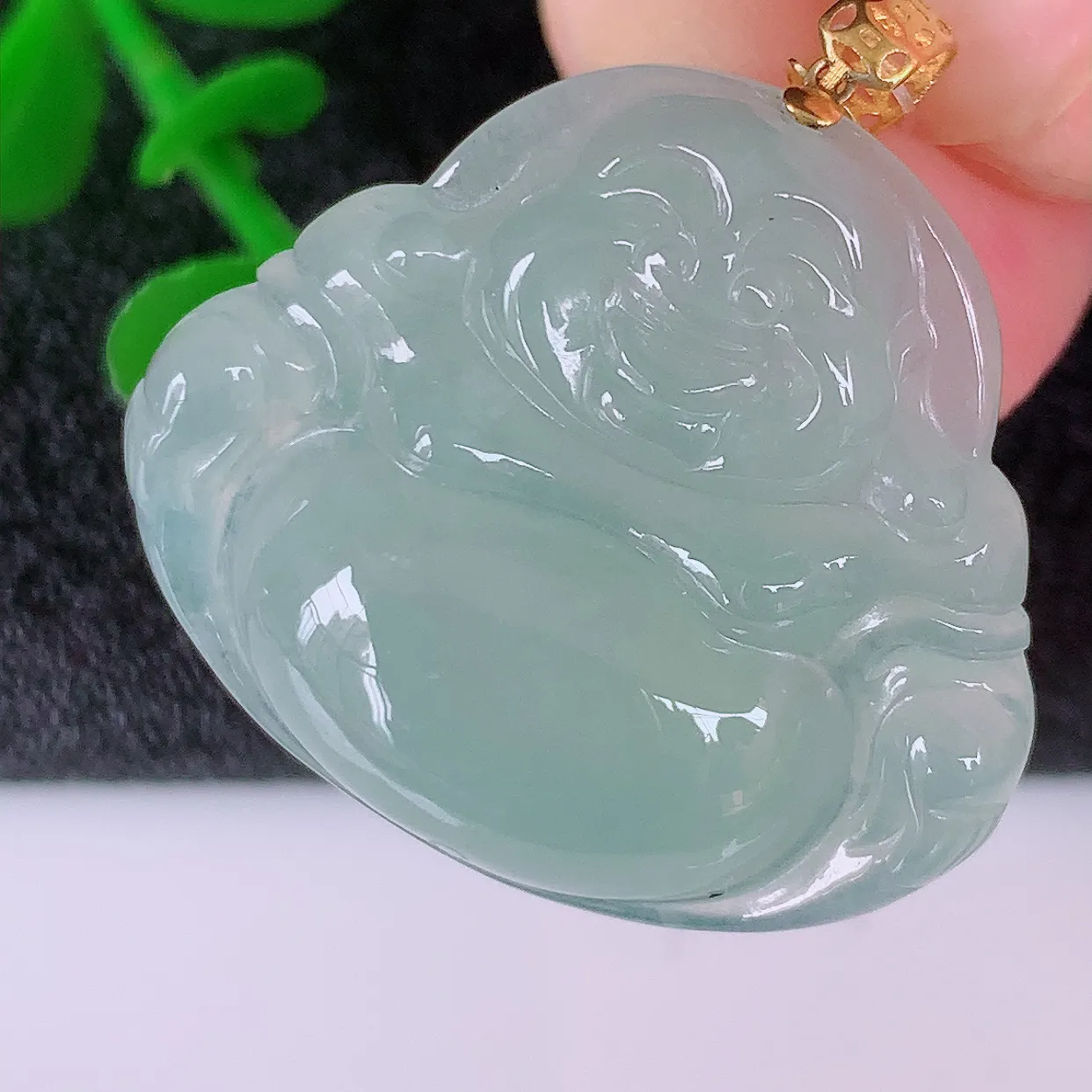 18K金镶嵌冰种翡翠佛公吊坠，玉笑佛，饱满，开脸喜庆，配戴优雅迷人！#49.24