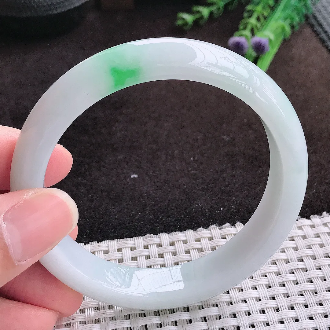 自然光59.8/12.8/8.3老坑精美温润飘阳绿手镯宽边翡翠玉镯手环