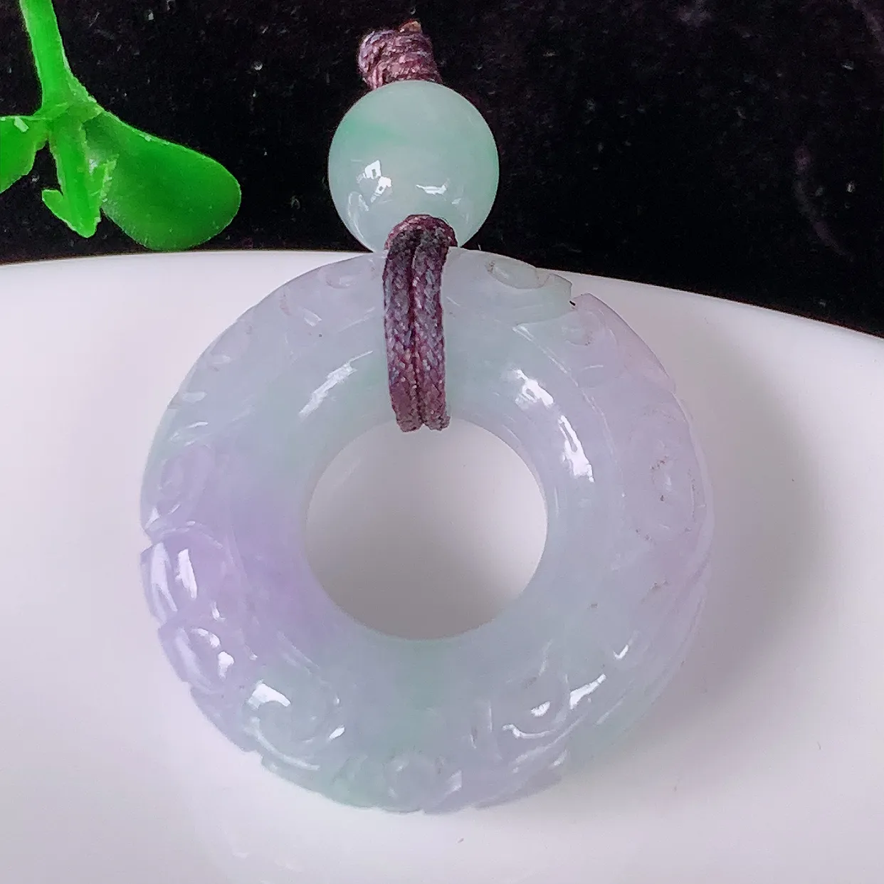 自然光实拍，水润春带彩翡翠平安扣吊坠，品相佳，美感十足，寓意平平安安， 平安扣佩戴精美时尚！#53.