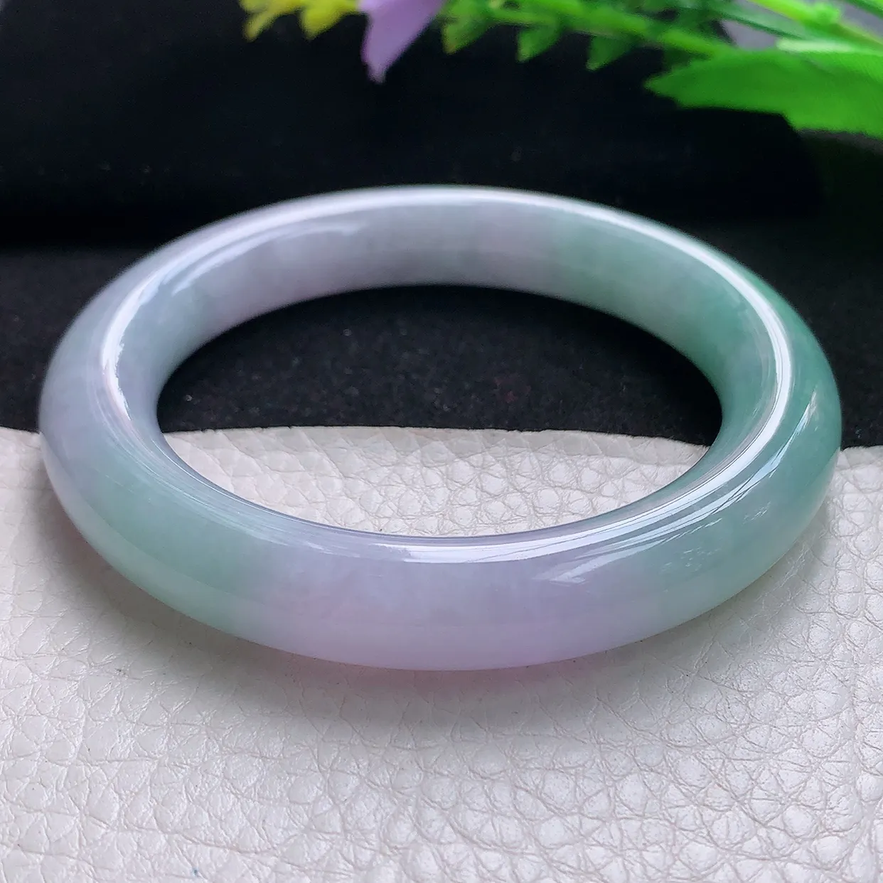 z自然光56.8*11美人镯 天然缅甸翡翠春带彩圆条珠宝玉手镯 玉手环