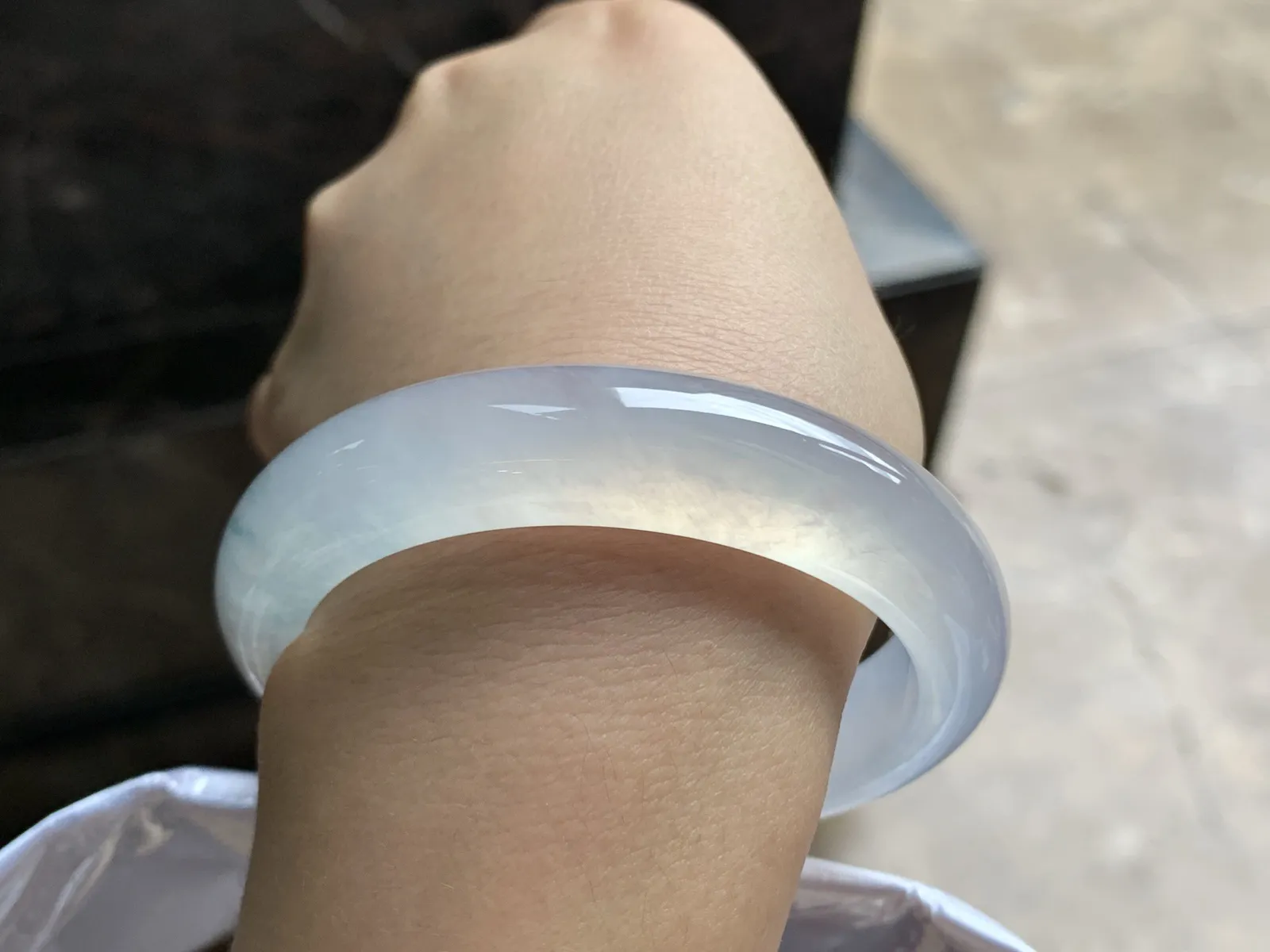 55-12.9-8

冰种手镯^_^荧光十足 透亮
