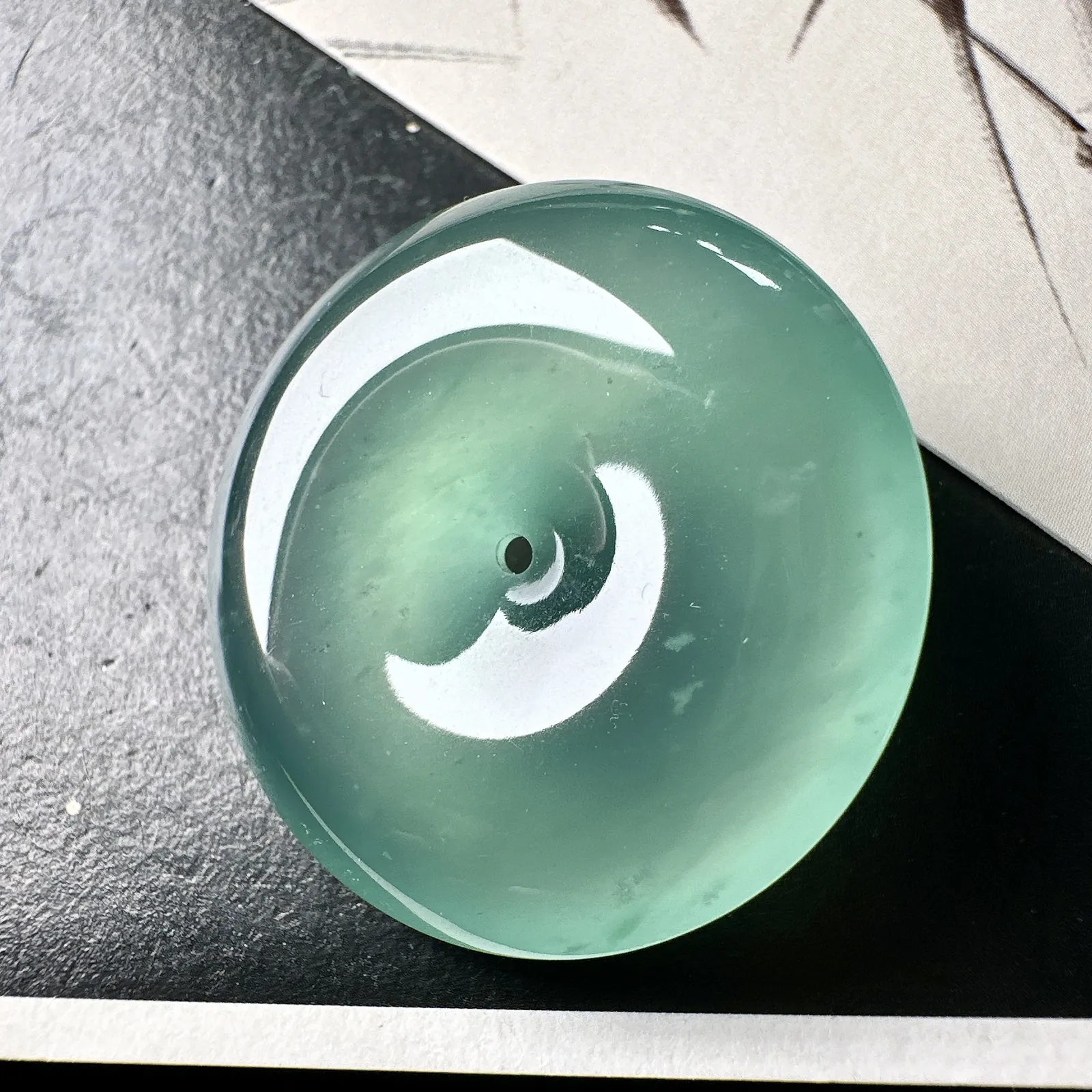 【冰种平安大扣】飘雪花棉，质地细腻，品质很好，冰感十足，胶感明显，收藏品质