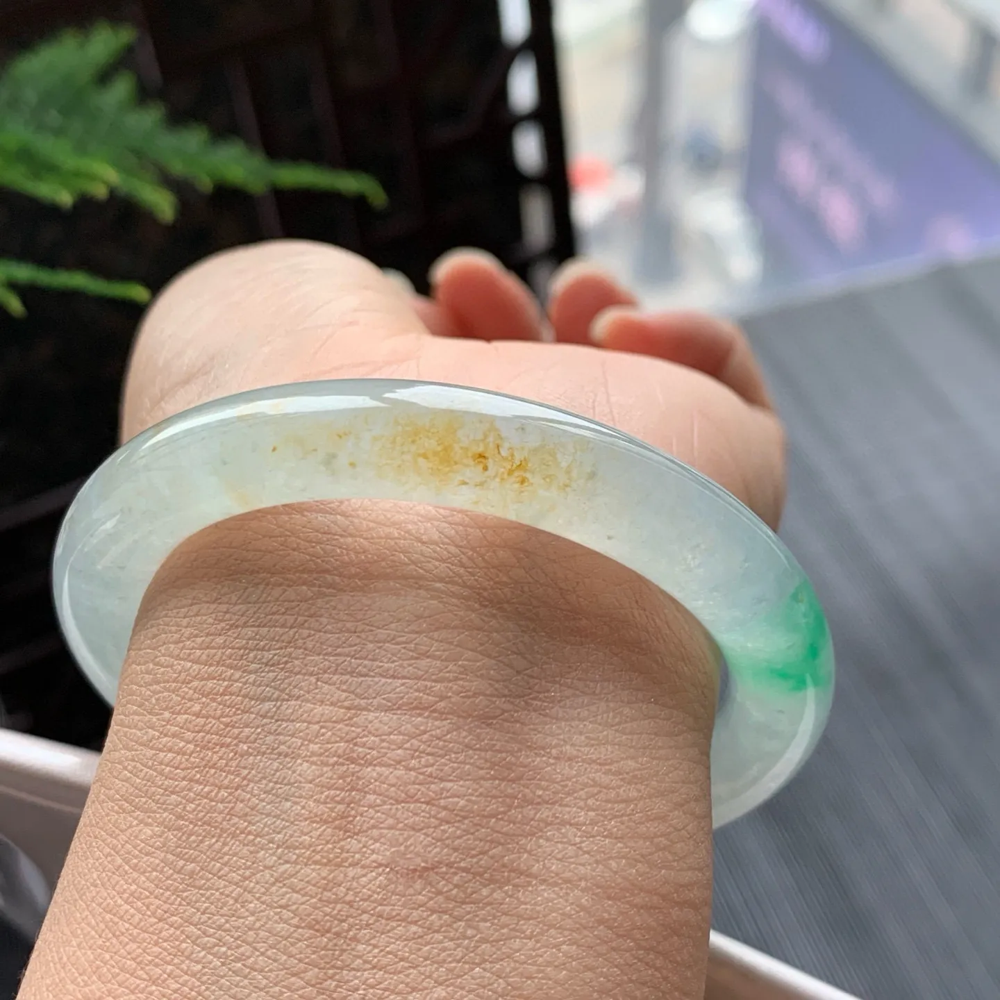 圆条冰玻黄加绿 无瑕 尺寸:52.6/9 种色俱佳