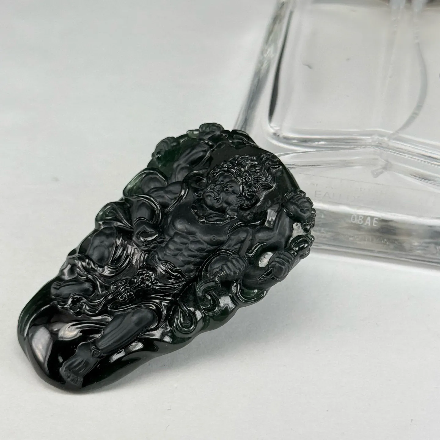 精品墨翠大黑天 种好色正 黑度极好 打灯通透 油性十足 尺寸59.4
