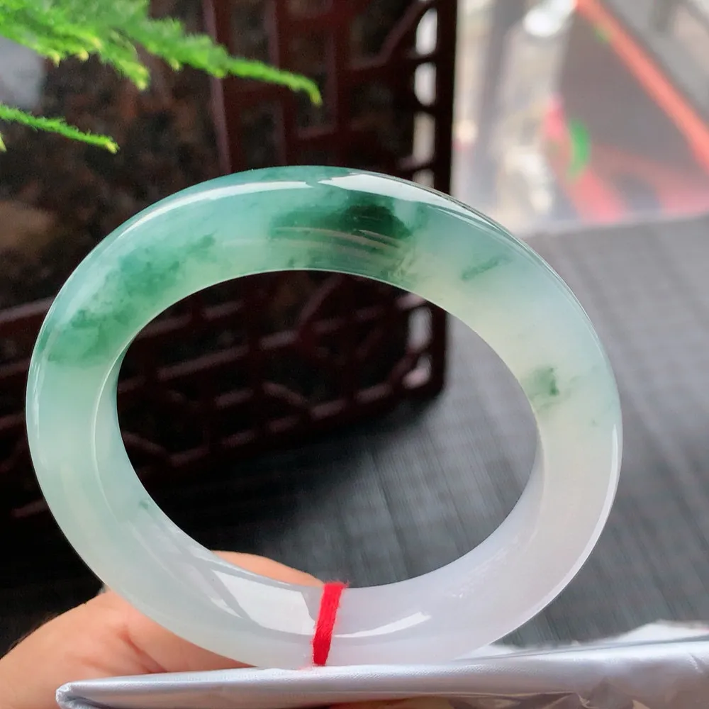 正圈高冰飘花 无瑕 尺寸:56.3/11.6 花美 胶感十足