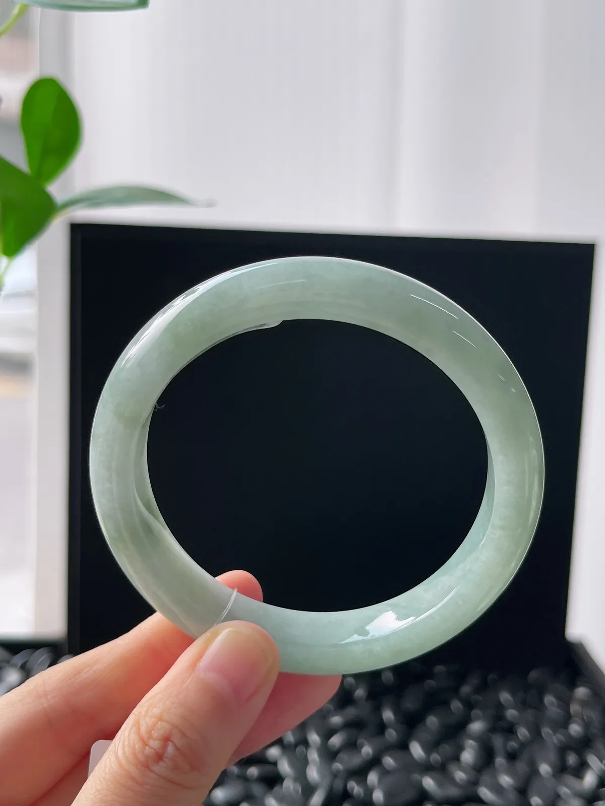 正圈57.8圈口，翡翠糯化种绿色手镯