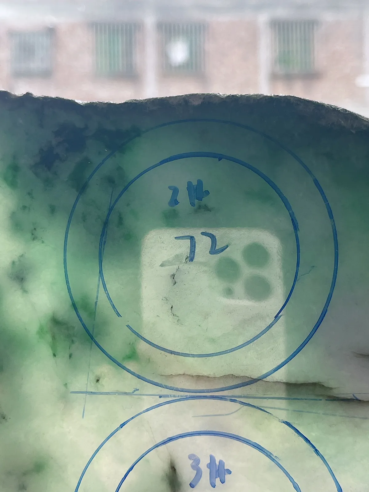 翡翠板料，⭕️正圈最大做56，圆条最大做52