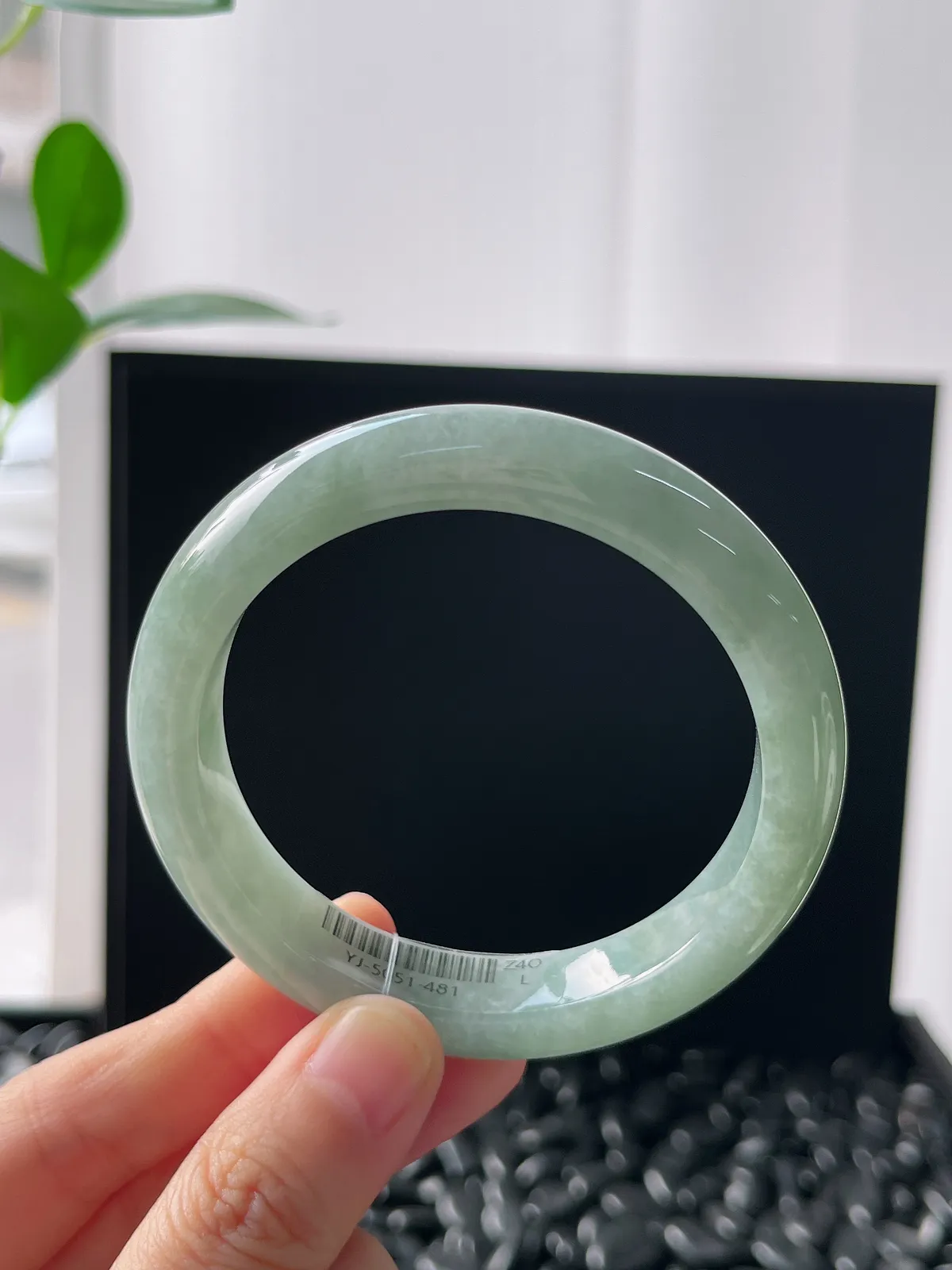 正圈54圈口，翡翠糯化种绿色手镯