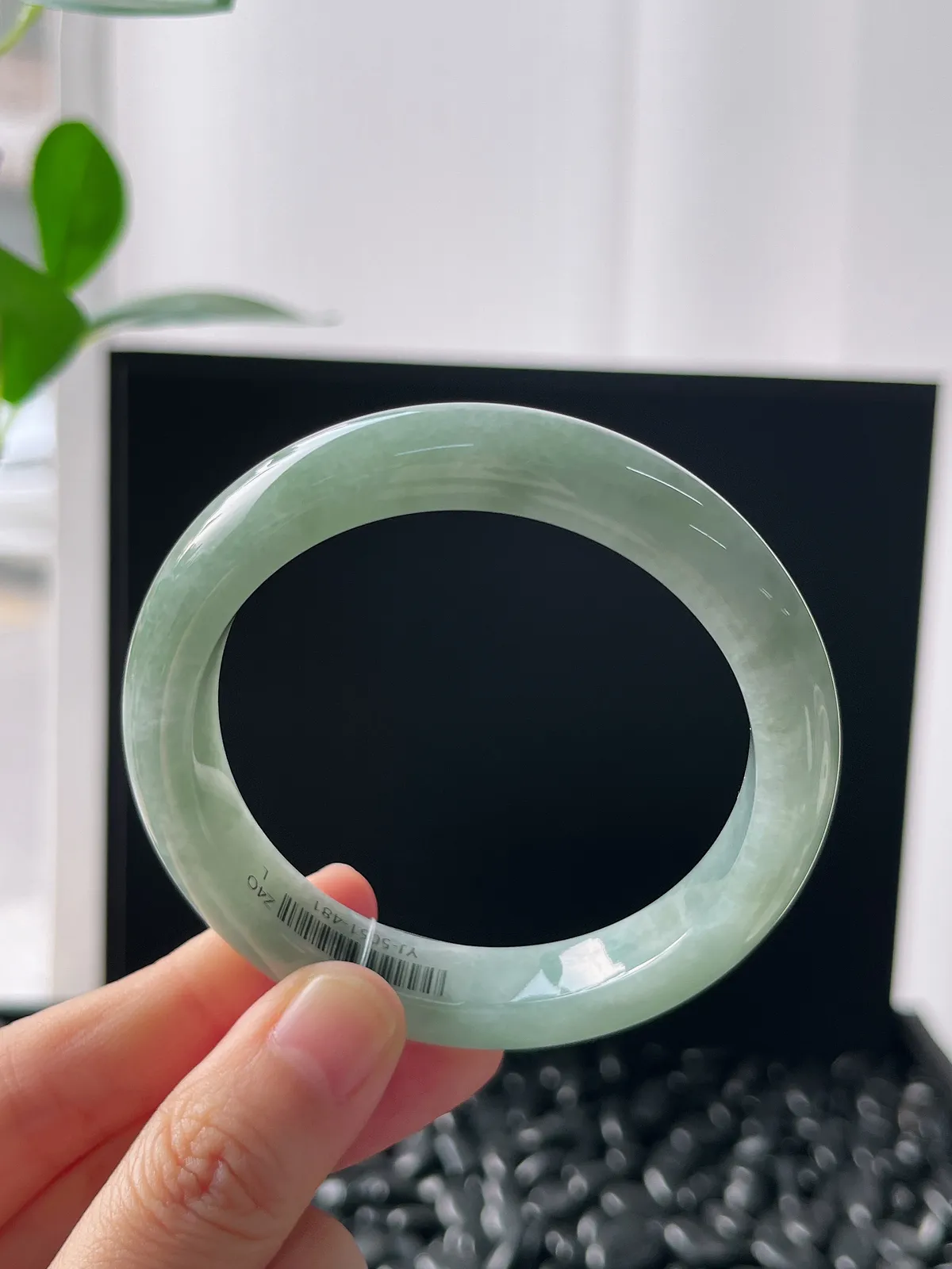 正圈54圈口，翡翠糯化种绿色手镯