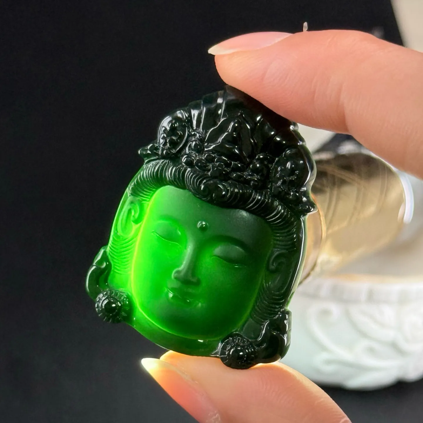 精品墨翠观音头 种好色正 黑度极好 打灯通透 油性十足 尺寸39.5