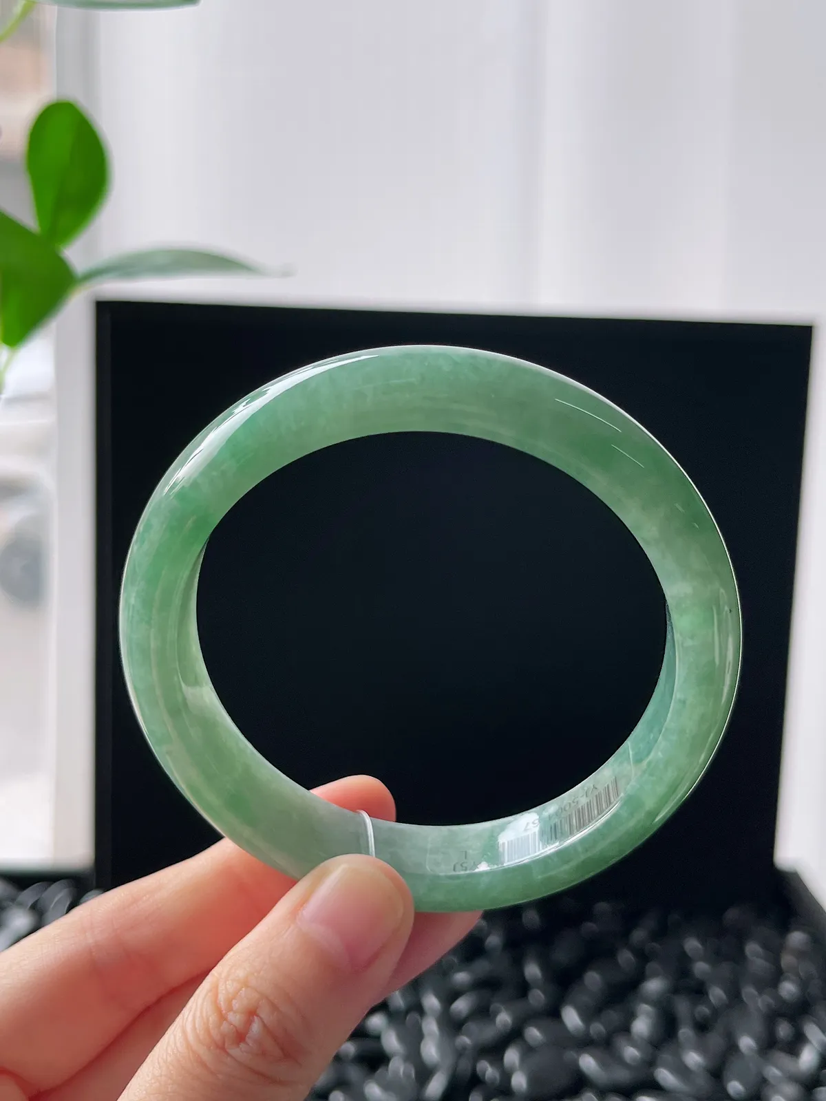 正圈57.5圈口，翡翠糯化种绿色手镯