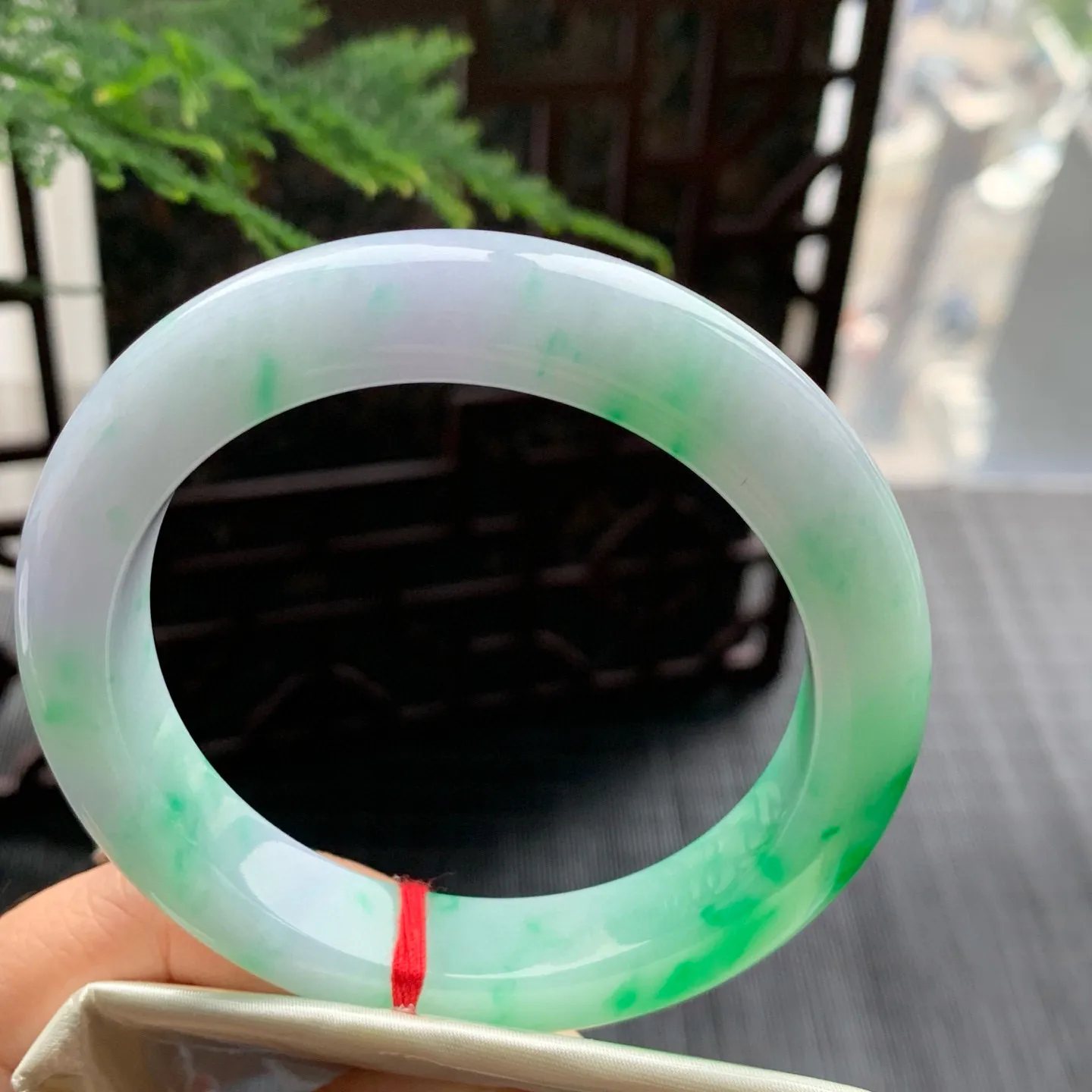 正圈冰阳绿 无瑕 尺寸:60/13.2/10.2 色阳 大圈口