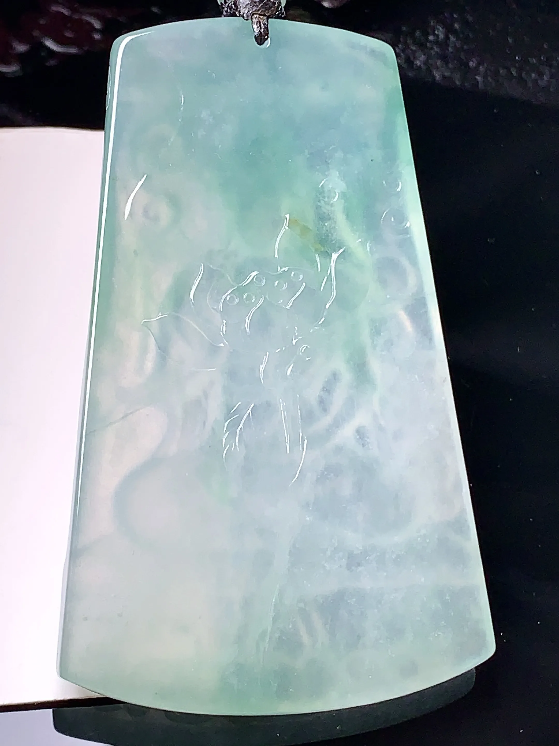 飘绿度母观音菩萨吊坠 玉质细腻 色泽艳丽清新 整体尺寸66.3*41.2*5.8