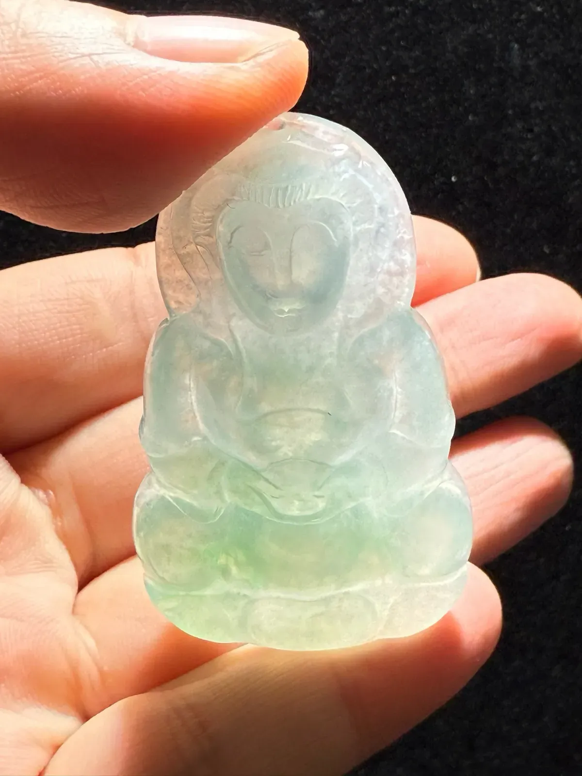 翡翠a货冰糯种飘花正装观音菩萨吊坠，尺寸54-32.6-6.3，重量:19.28g