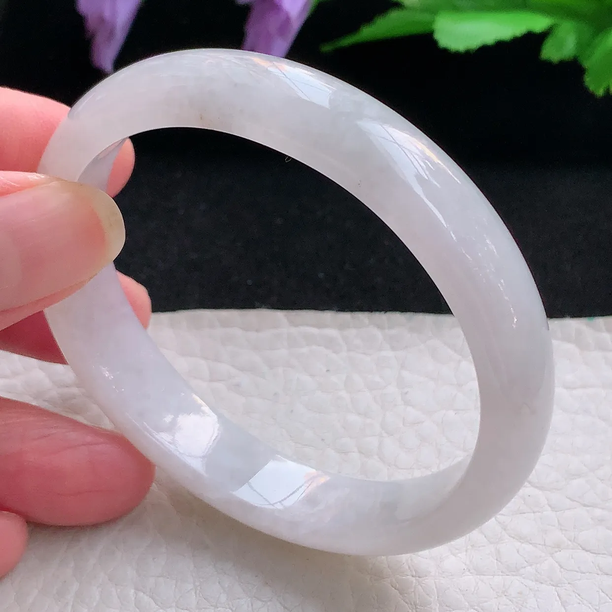 z自然光54*48.5*12.2*6.2贵妃镯 天然缅甸翡翠纯美白月光清秀蛋形玉手镯 玉手环