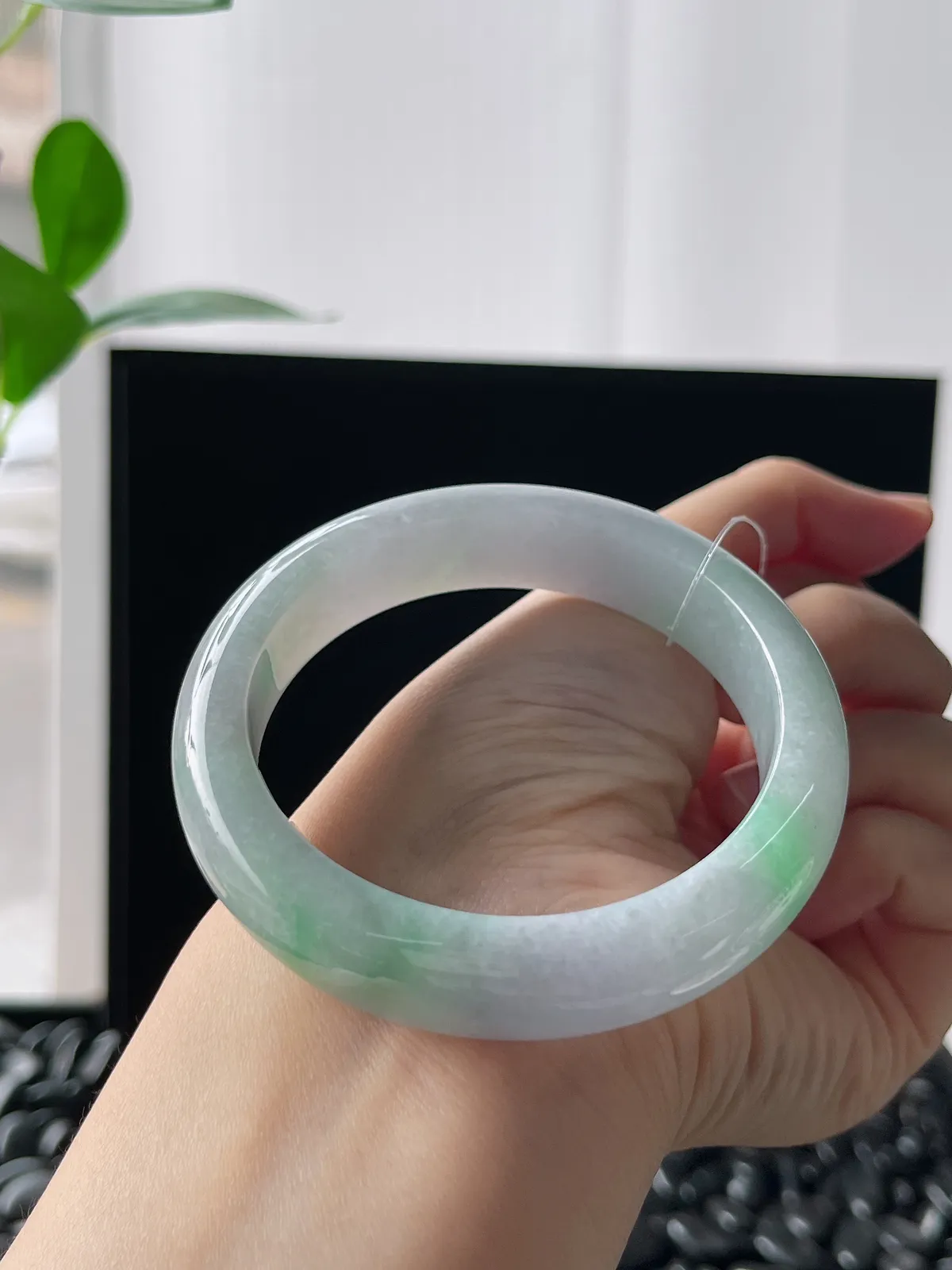 正圈55圈口，翡翠糯化种春带彩手镯