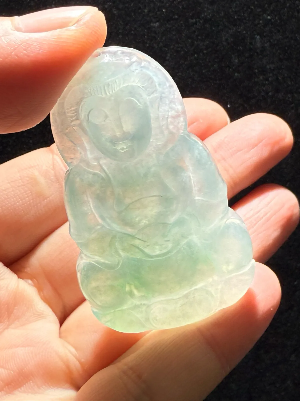 翡翠a货冰糯种飘花正装观音菩萨吊坠，尺寸54-32.6-6.3，重量:19.28g