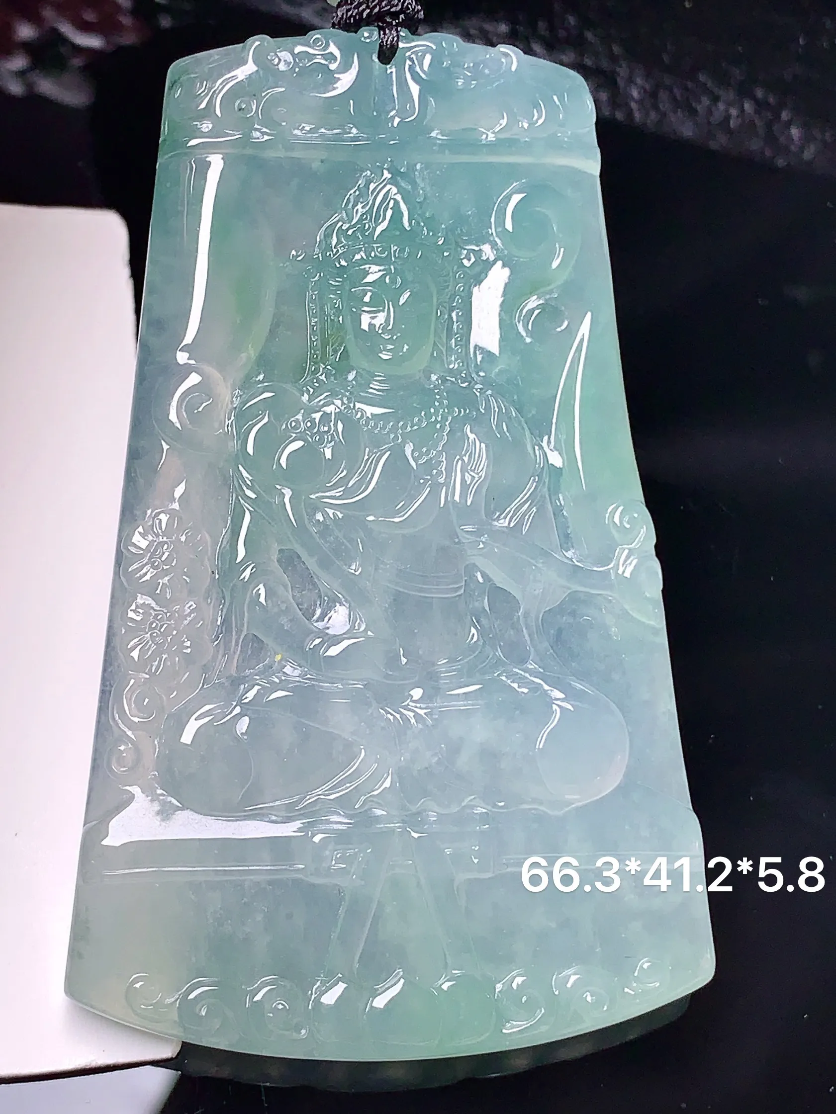飘绿度母观音菩萨吊坠 玉质细腻 色泽艳丽清新 整体尺寸66.3*41.2*5.8