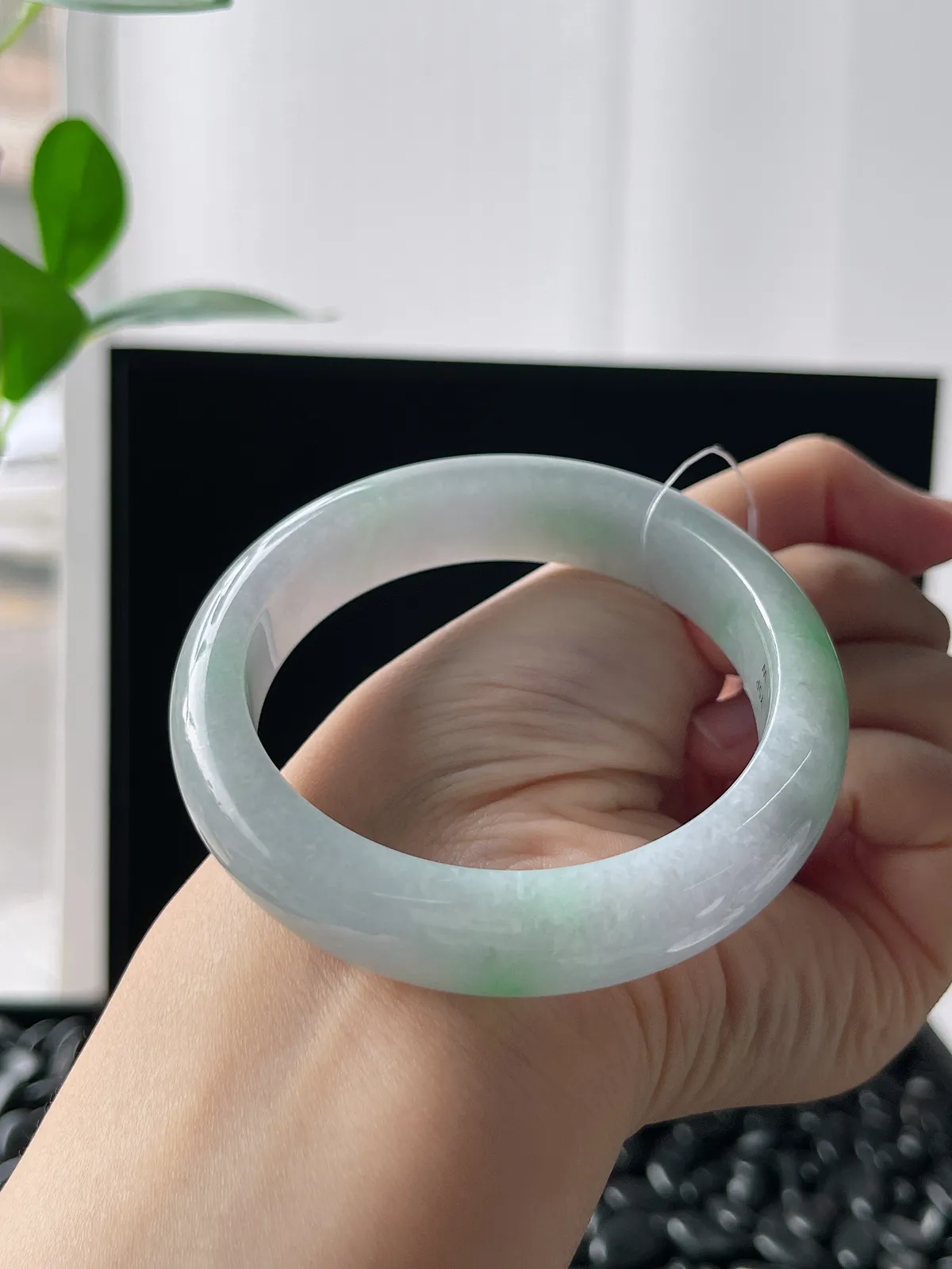 正圈55圈口，翡翠糯化种春带彩手镯