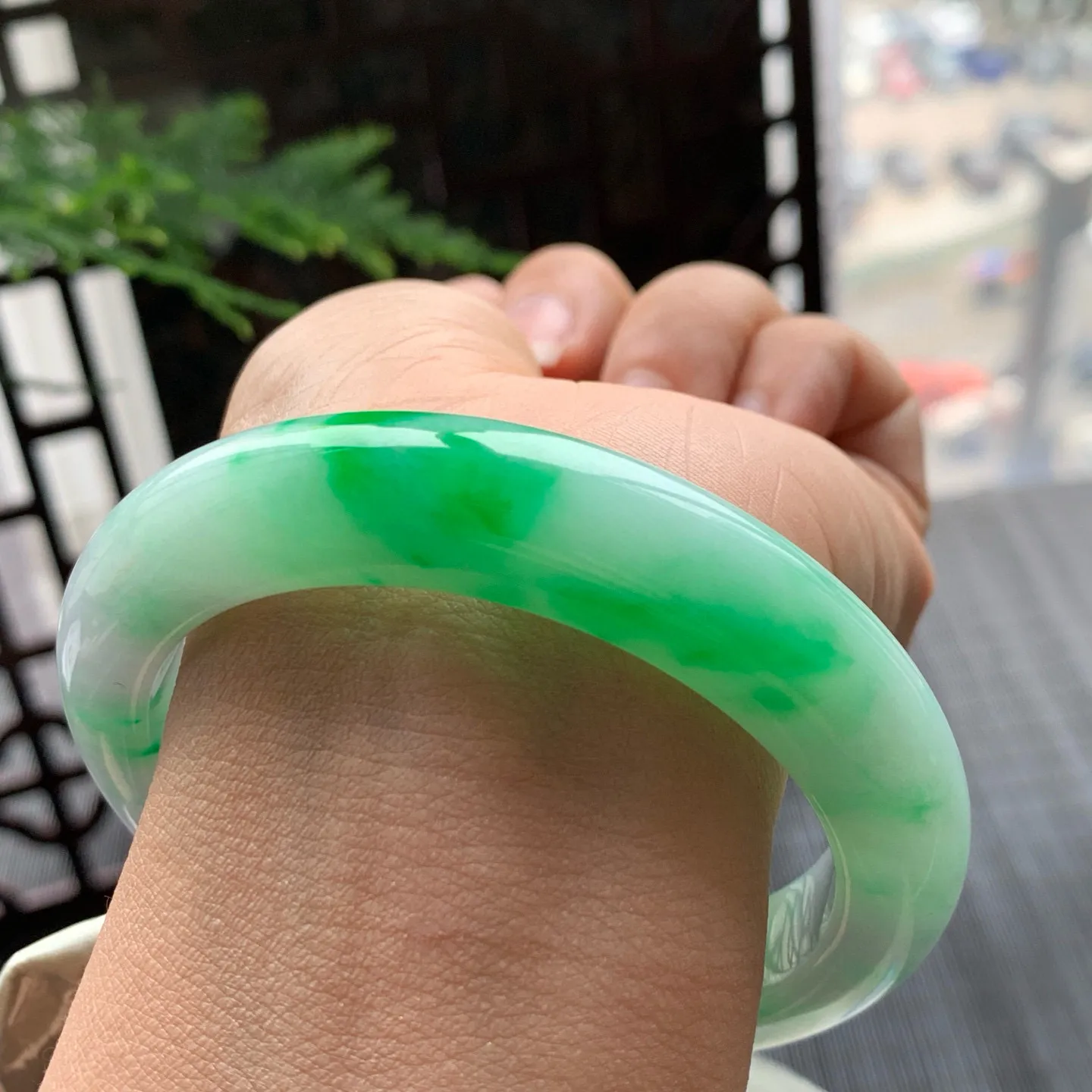 正圈冰阳绿 无瑕 尺寸:60/13.2/10.2 色阳 大圈口