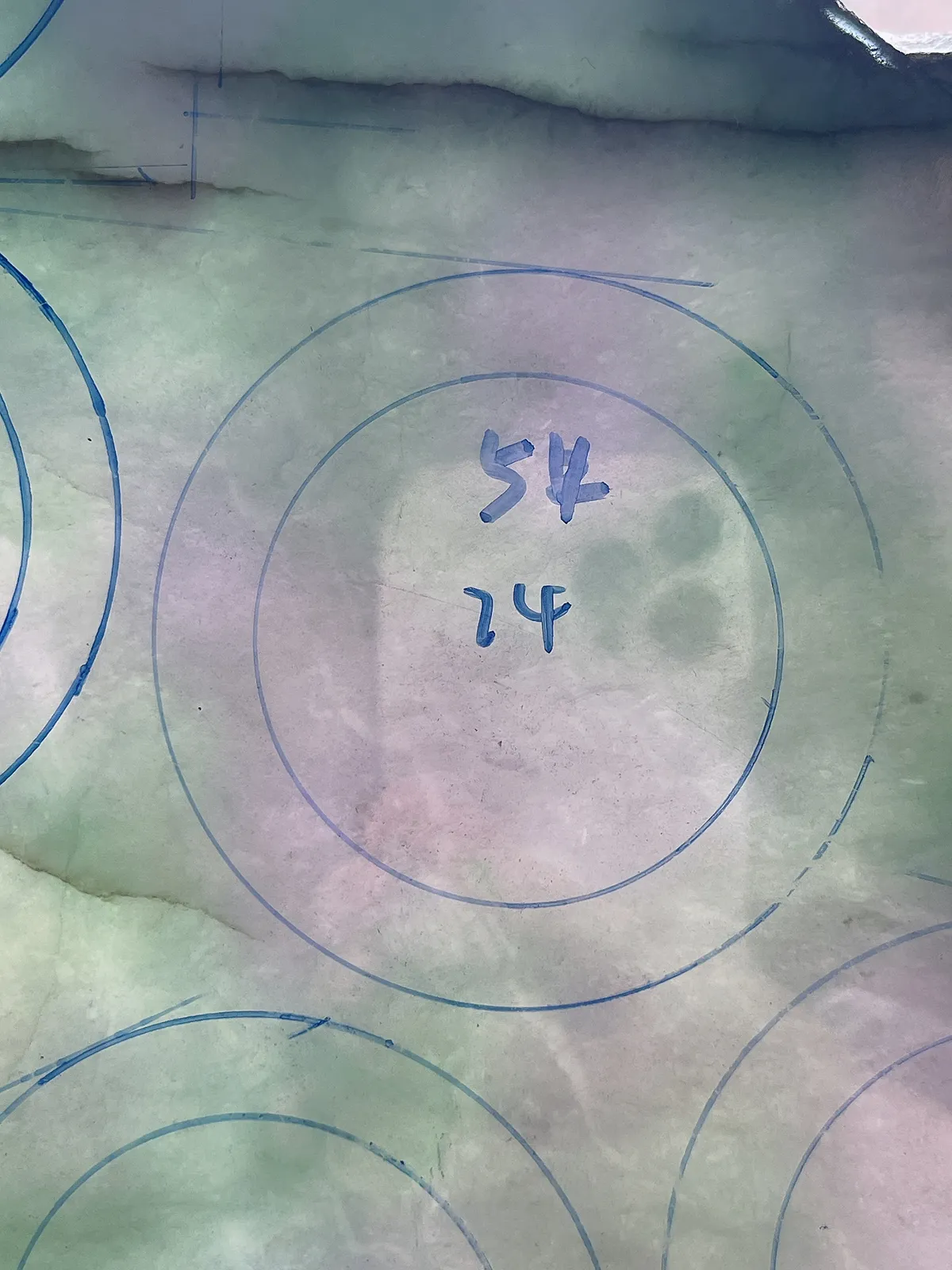 翡翠板料，⭕️正圈最大做58，圆条最大做54