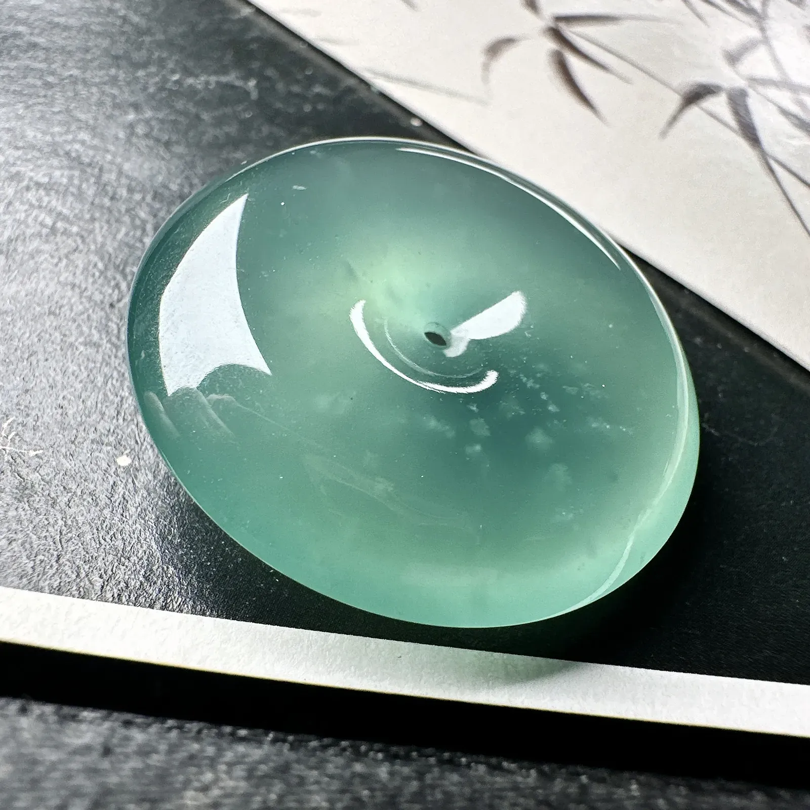 【冰种平安大扣】飘雪花棉，质地细腻，品质很好，冰感十足，胶感明显，收藏品质