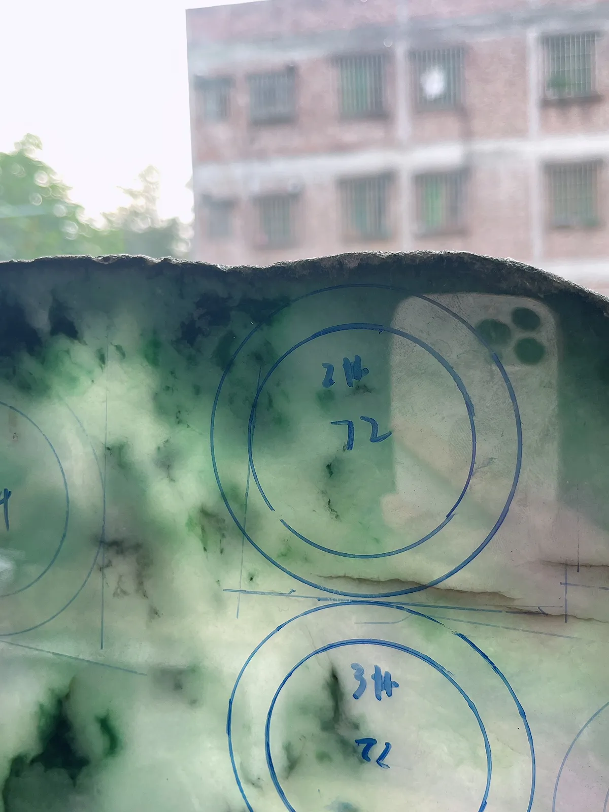 翡翠板料，⭕️正圈最大做56，圆条最大做52