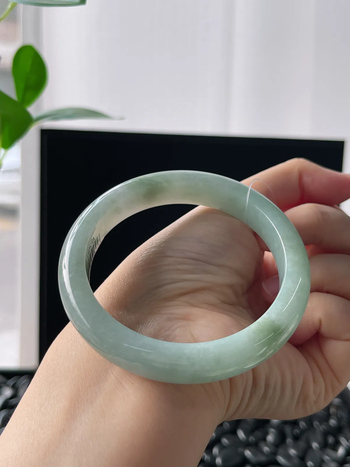 正圈57.8圈口，翡翠糯化种绿色手镯