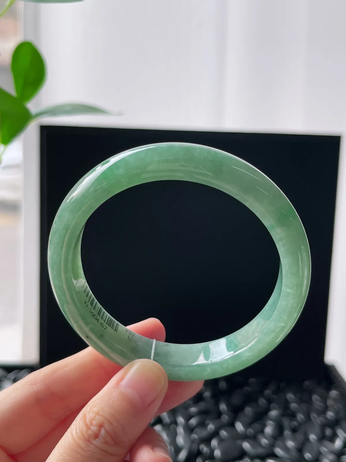 正圈57.5圈口，翡翠糯化种绿色手镯