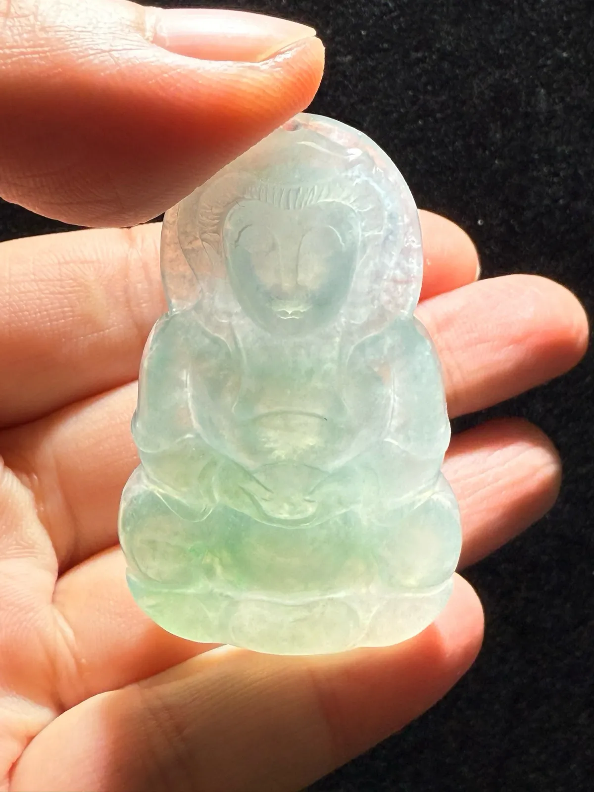 翡翠a货冰糯种飘花正装观音菩萨吊坠，尺寸54-32.6-6.3，重量:19.28g