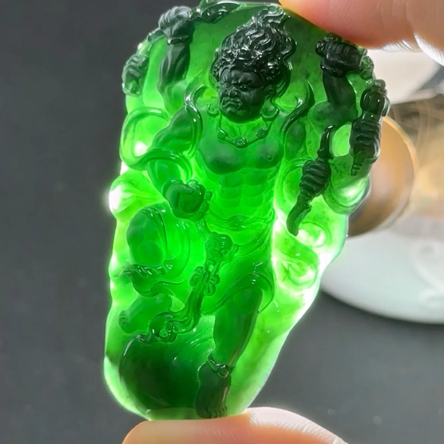 精品墨翠大黑天 种好色正 黑度极好 打灯通透 油性十足 尺寸59.4