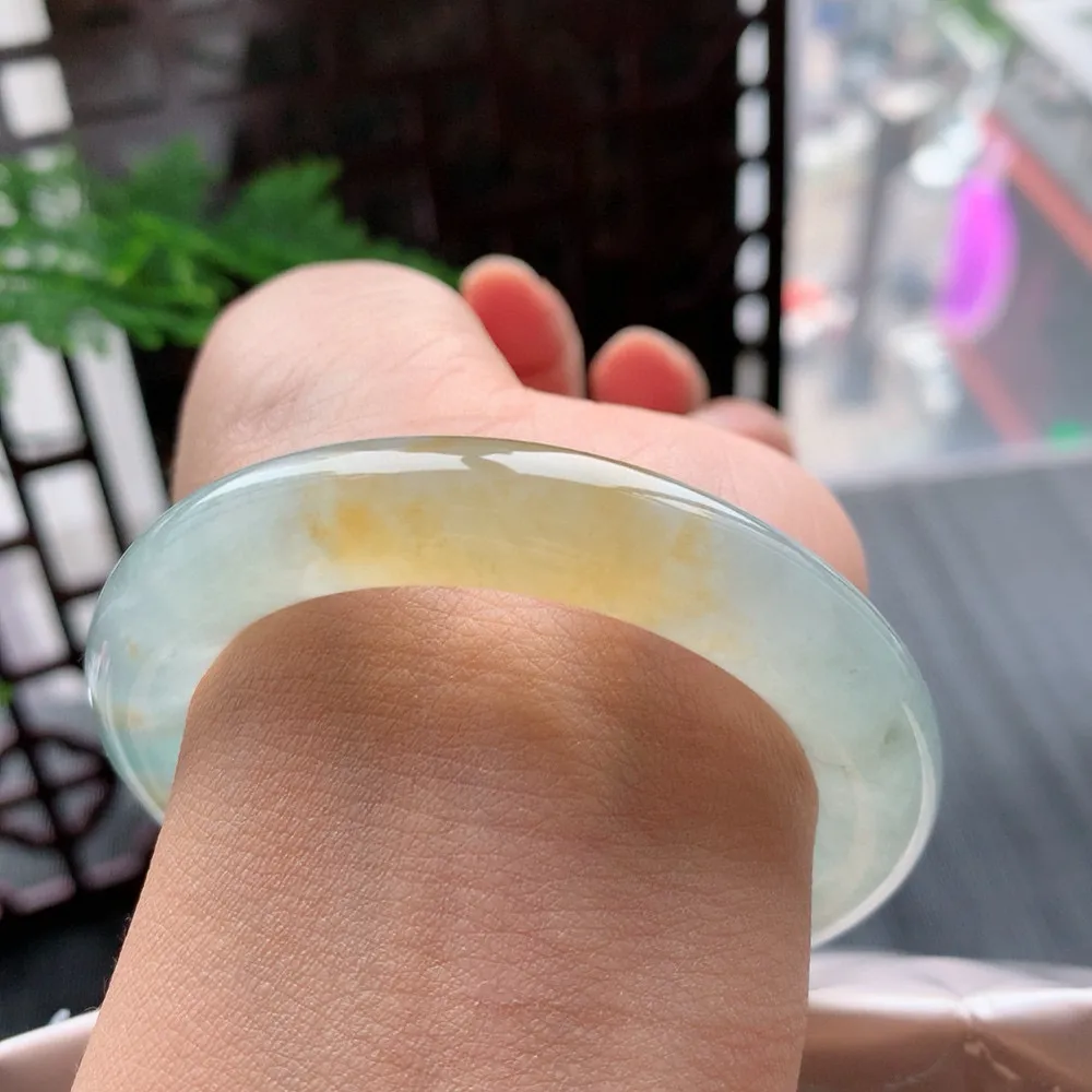 圆条冰玻黄翡 无瑕 尺寸:51.1/10.4 种色俱佳