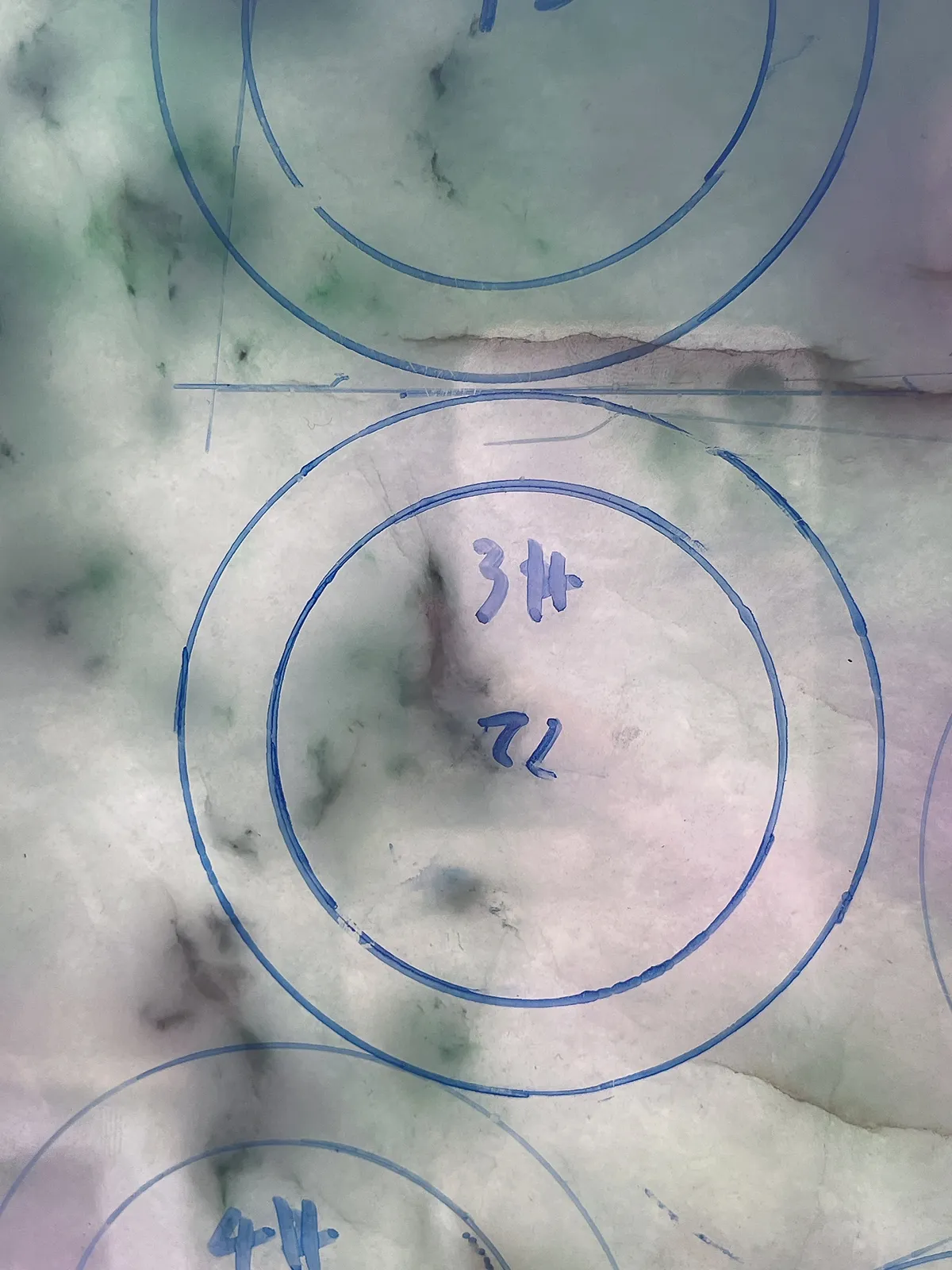 翡翠板料，⭕️正圈最大做56，圆条最大做52