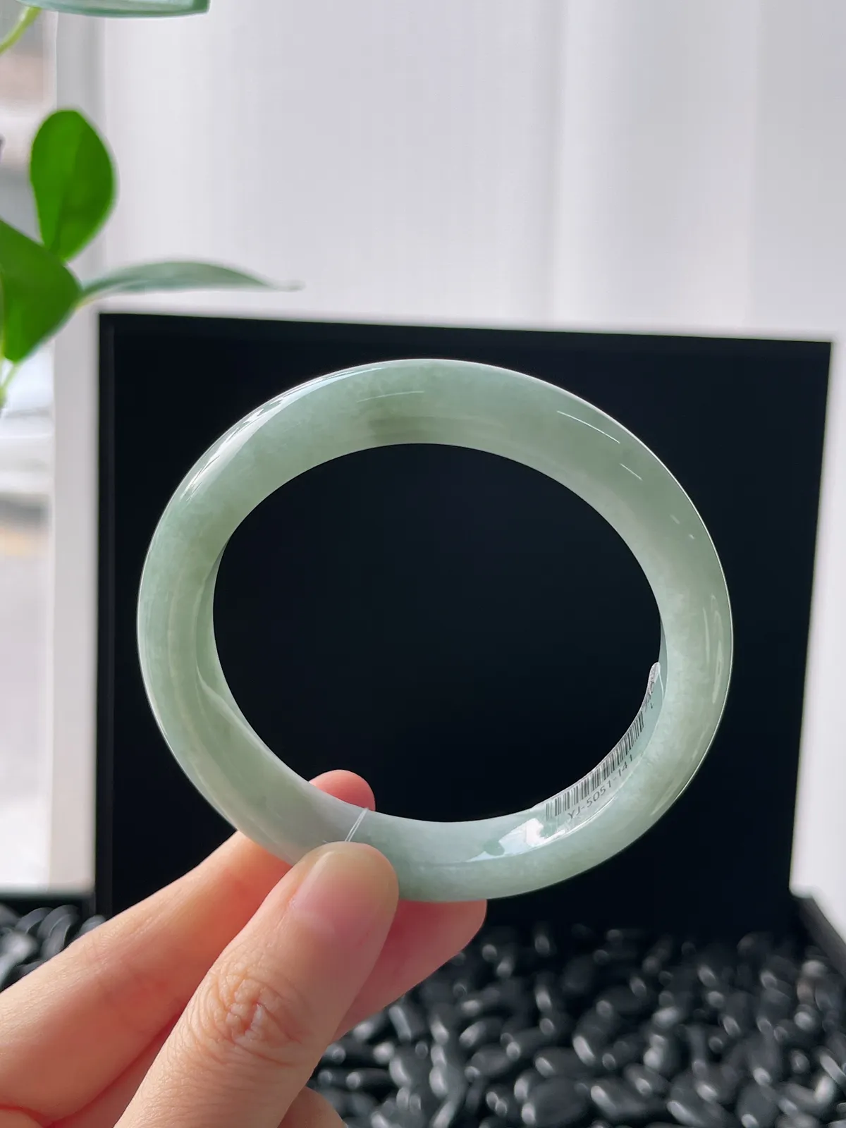 正圈57.8圈口，翡翠糯化种绿色手镯