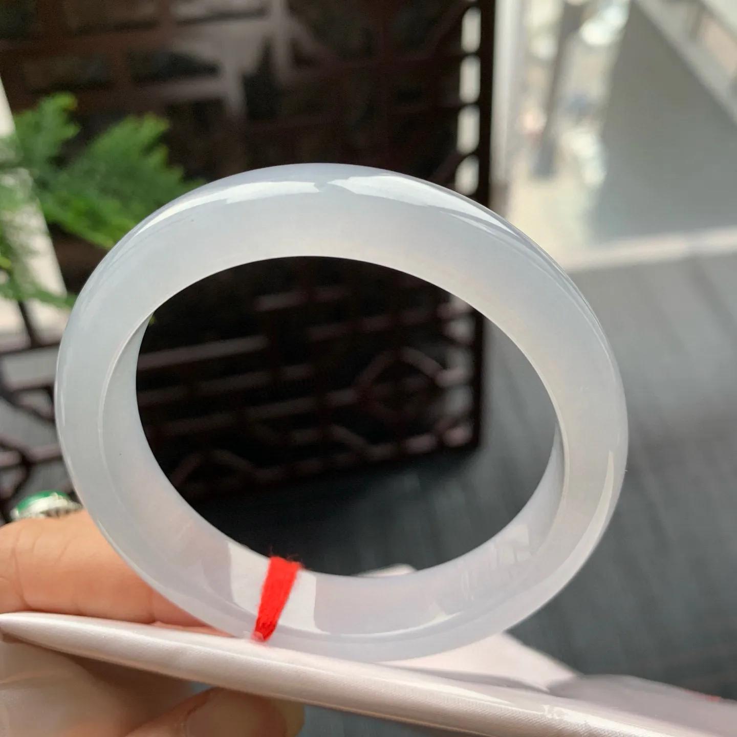 正圈高冰种 无瑕 尺寸:55.6/13.1/8.5 种水好