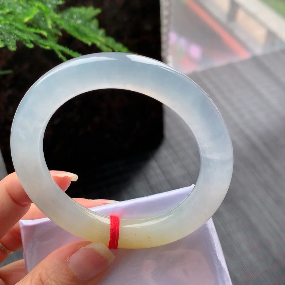 圆条冰玻黄翡 一丝冰丝根 不影响 尺寸:54.2/10.1/10.6 种色俱佳🥰🥰