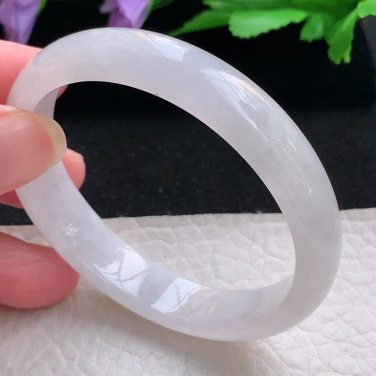 z自然光54*48.5*12.2*6.2贵妃镯 天然缅甸翡翠纯美白月光清秀蛋形玉手镯 玉手环