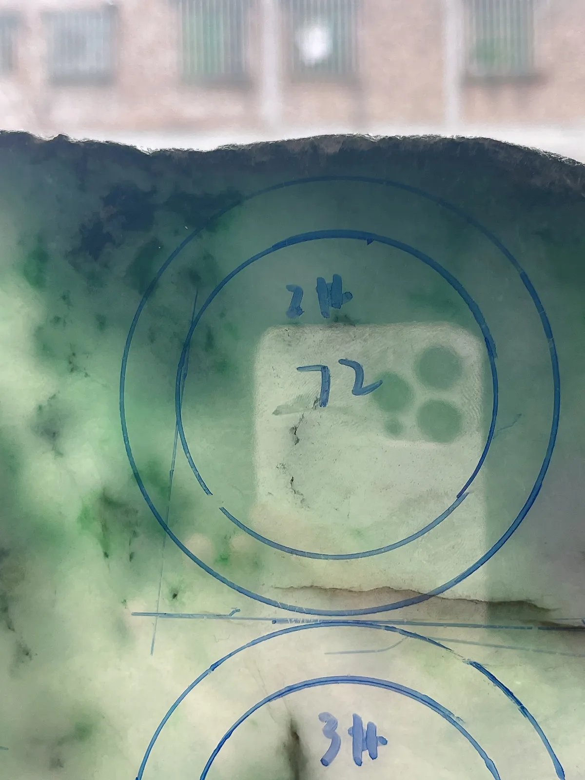 翡翠板料，⭕️正圈最大做56，圆条最大做52