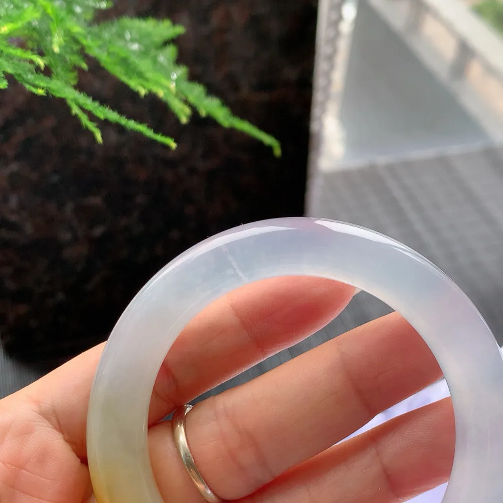 圆条冰玻黄翡 一丝冰丝根 不影响 尺寸:54.2/10.1/10.6 种色俱佳🥰🥰
