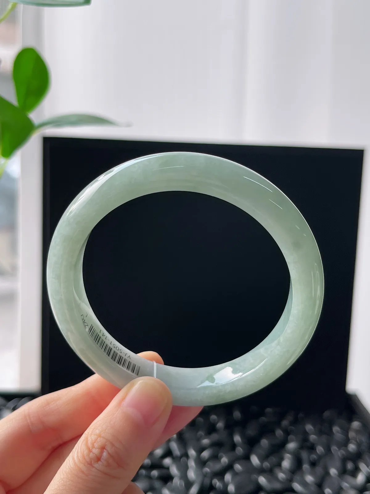 正圈57.8圈口，翡翠糯化种绿色手镯