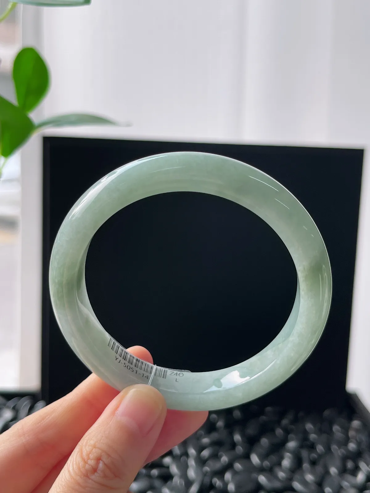 正圈57.8圈口，翡翠糯化种绿色手镯