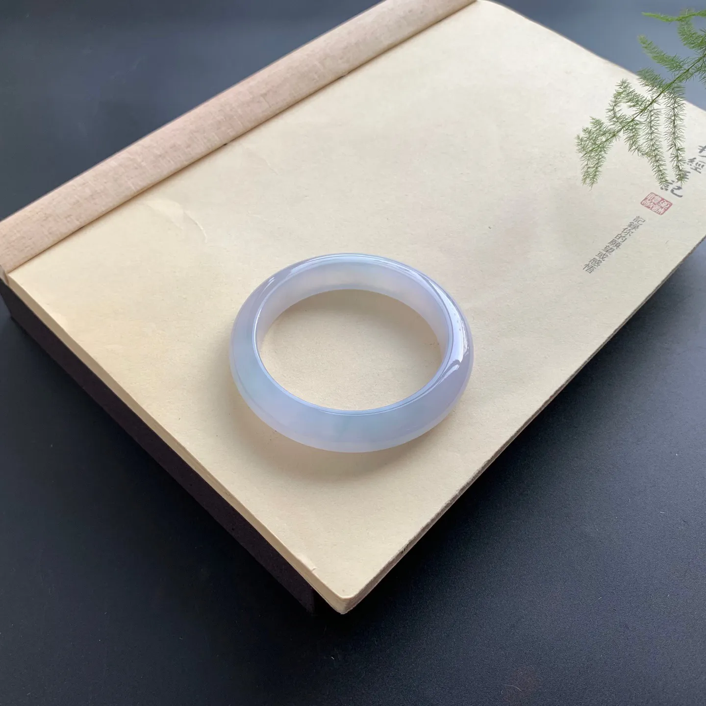 56.2圈口冰种正圈手镯 尺寸：56.2-12.5-8.8，无纹裂，冰透水润，胶感十足