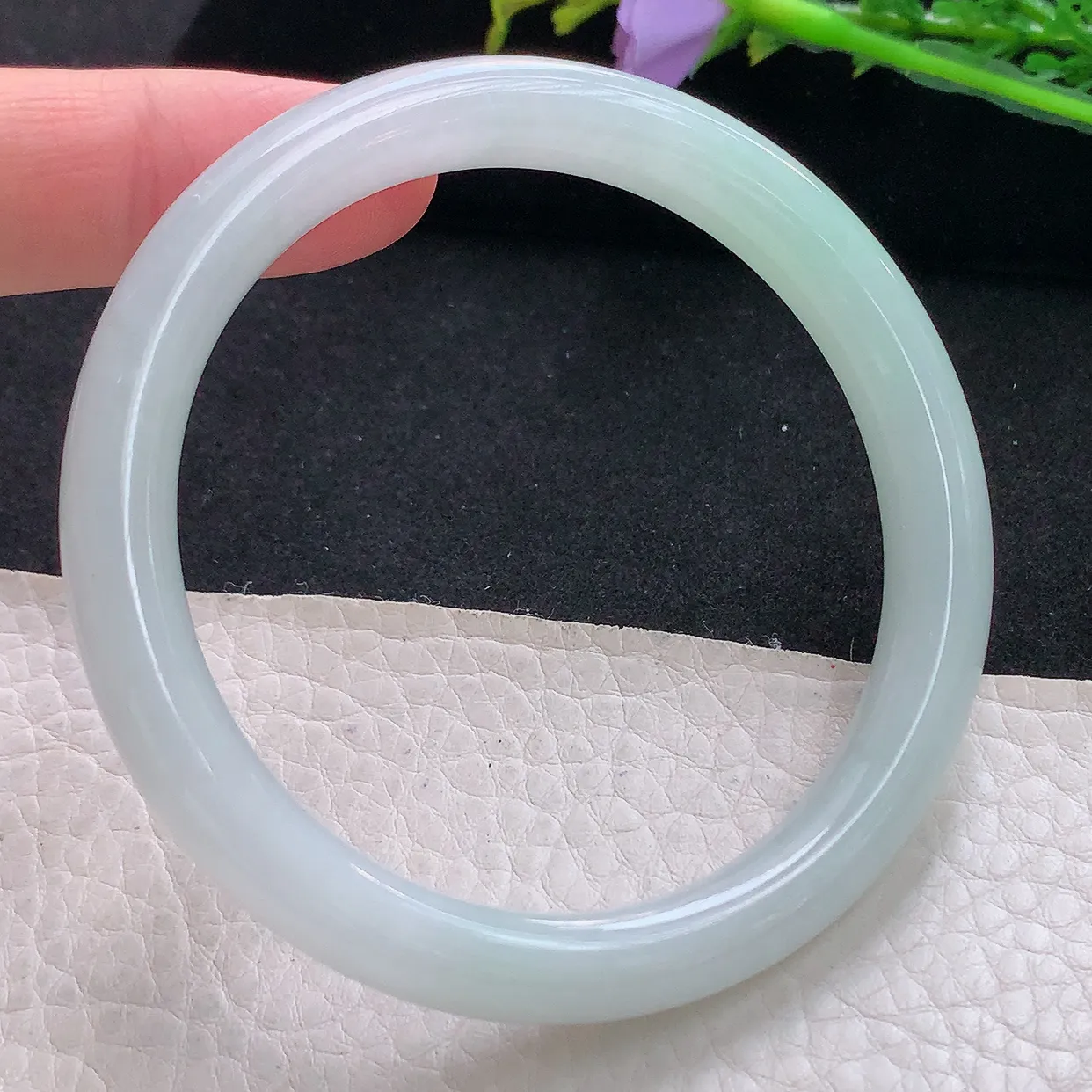 jm自然光57*9*7.8美人镯 天然缅甸翡翠清新秀气圆条珠宝玉手镯 美人镯