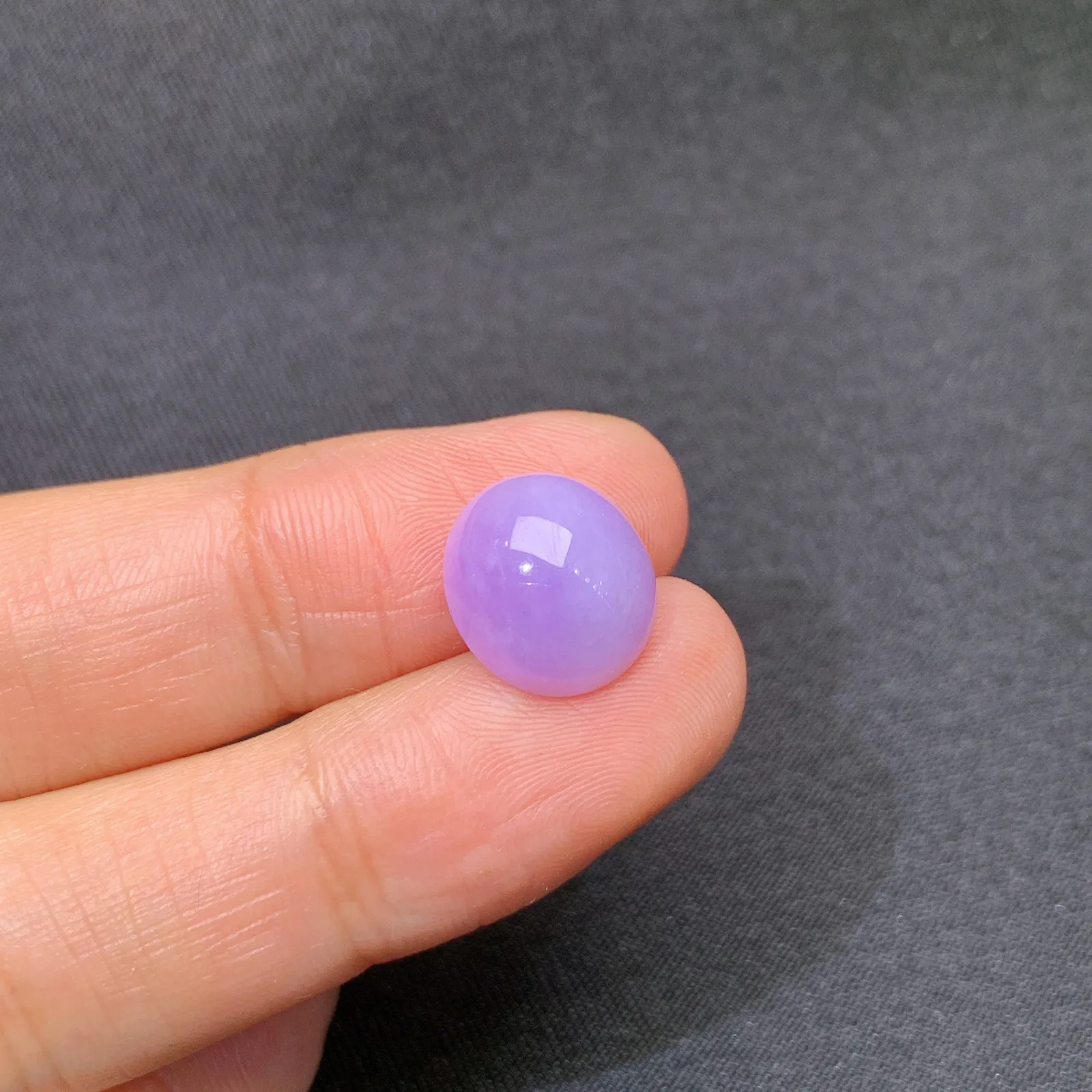 紫罗兰蛋面，镶嵌佳品，温润细腻，颜色鲜艳 尺寸11.5*10.4*5.1